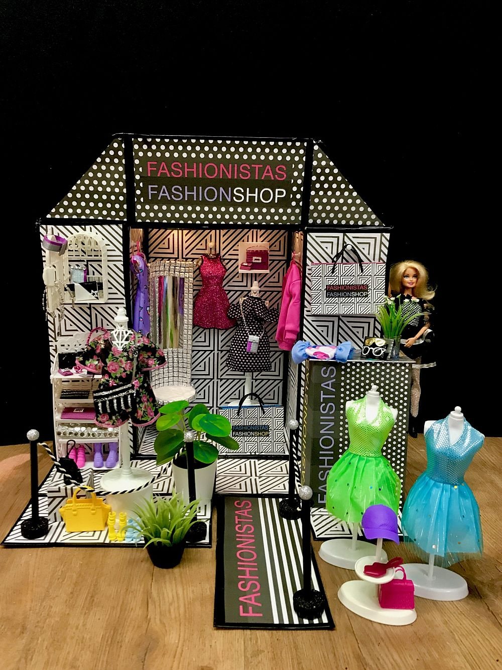 Fashionistas Fashion Shop 01
