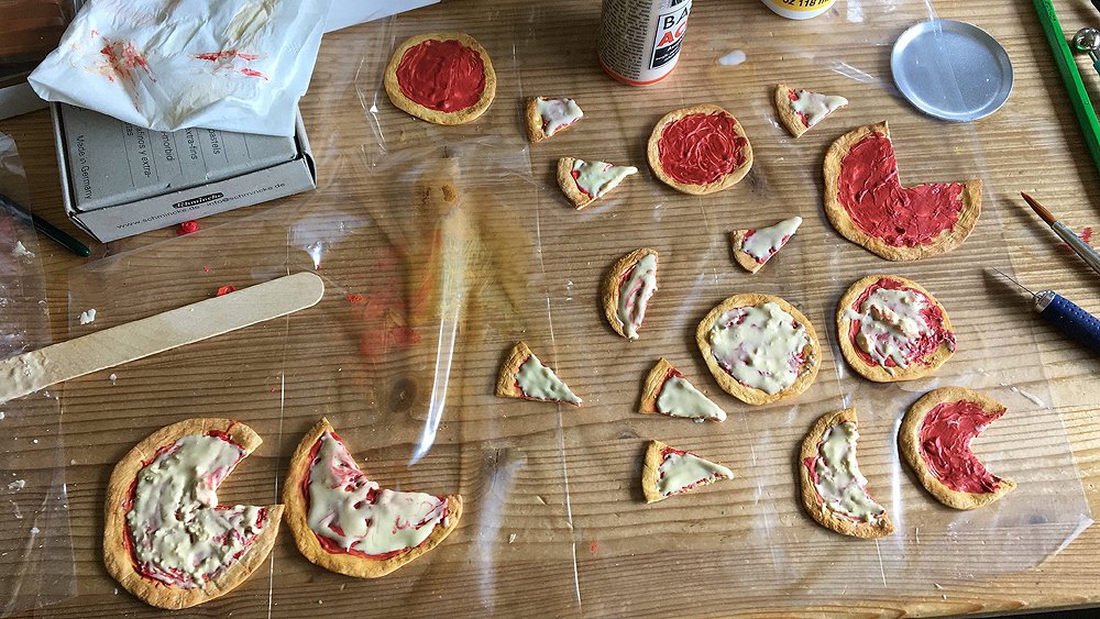 15 "Pizza Prinzessin" WIP Die Pizzen bekommen "Tomatensauce" und "Käsebelag"